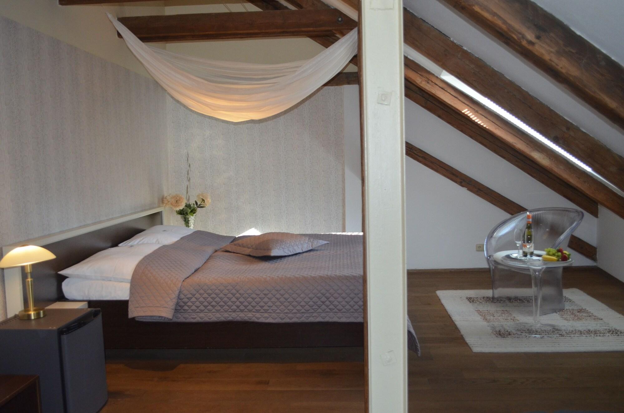 Hotel Peregrin Cesky Krumlov Bagian luar foto