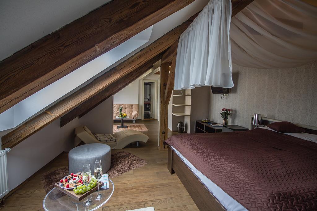 Hotel Peregrin Cesky Krumlov Bagian luar foto