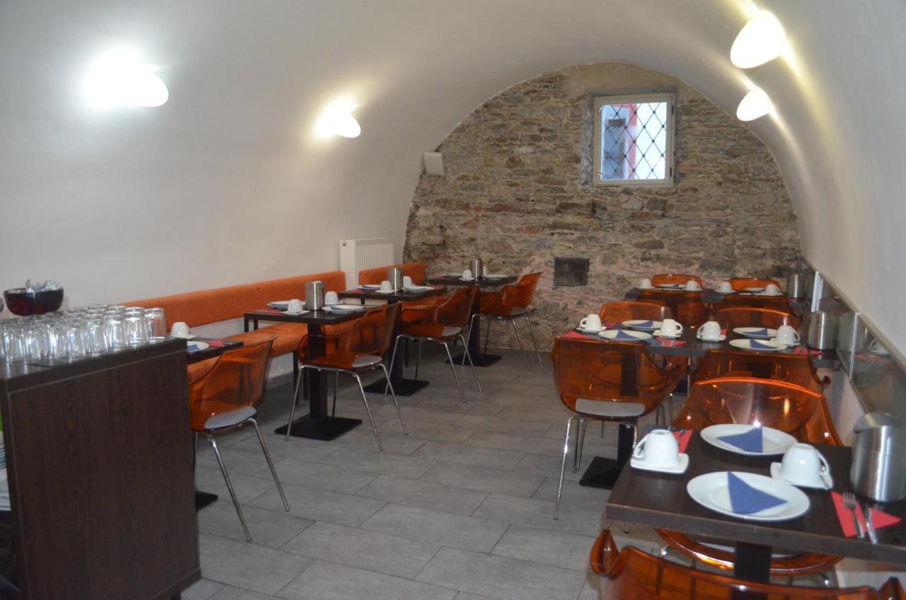 Hotel Peregrin Cesky Krumlov Bagian luar foto