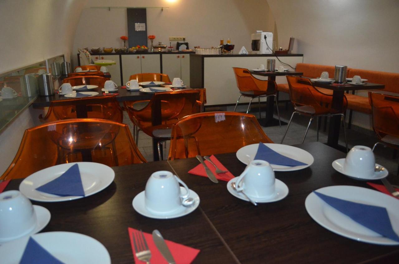Hotel Peregrin Cesky Krumlov Bagian luar foto
