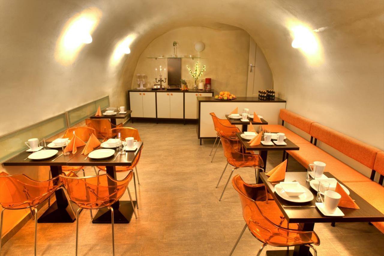 Hotel Peregrin Cesky Krumlov Bagian luar foto